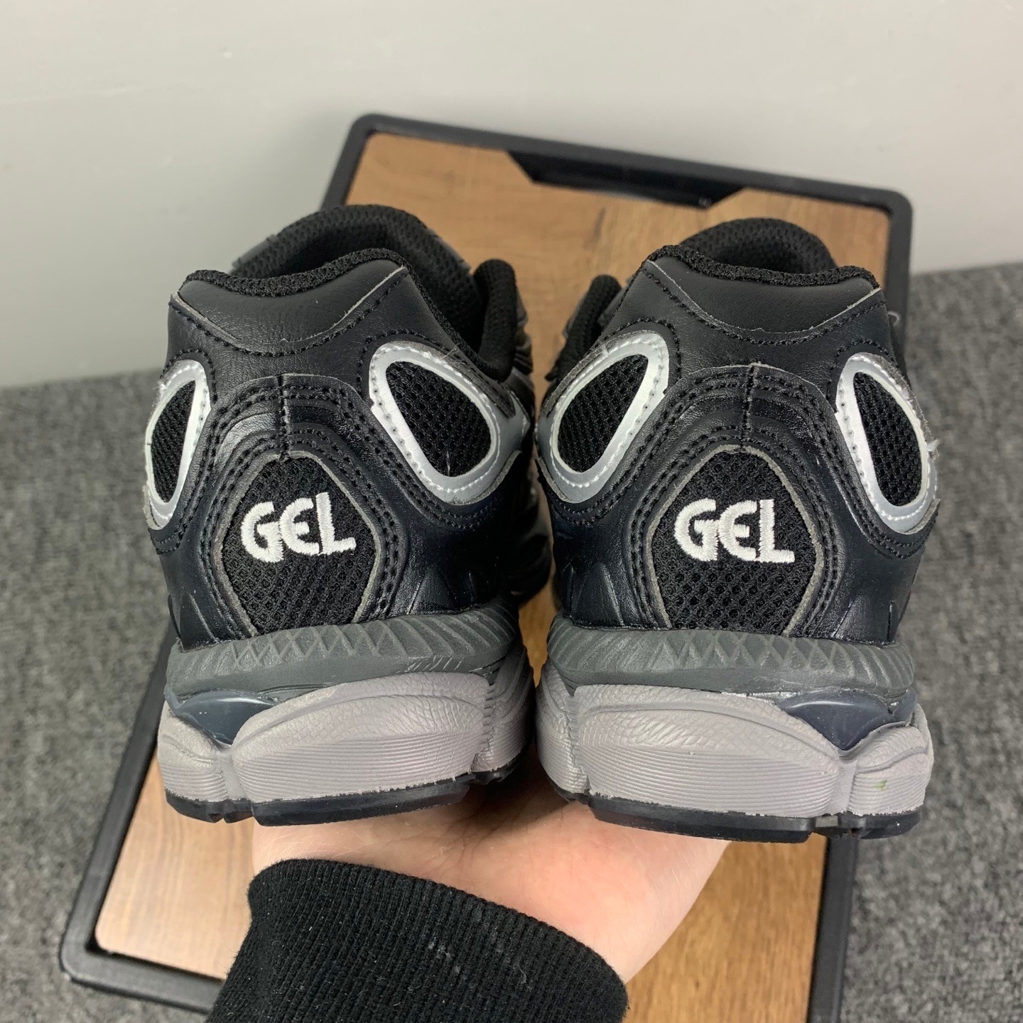 assics gel-nyc graphite