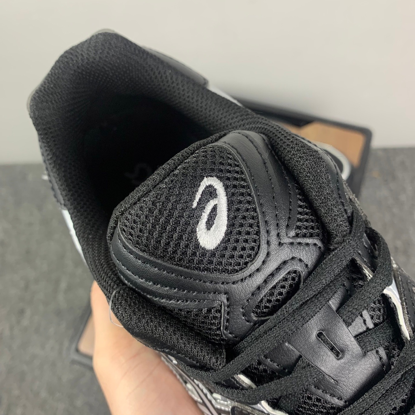 assics gel-nyc graphite