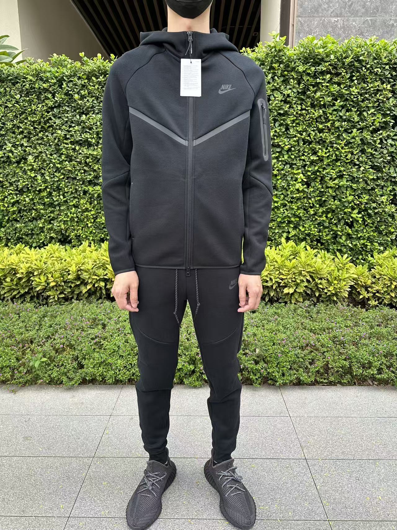 nike tech fleece preta