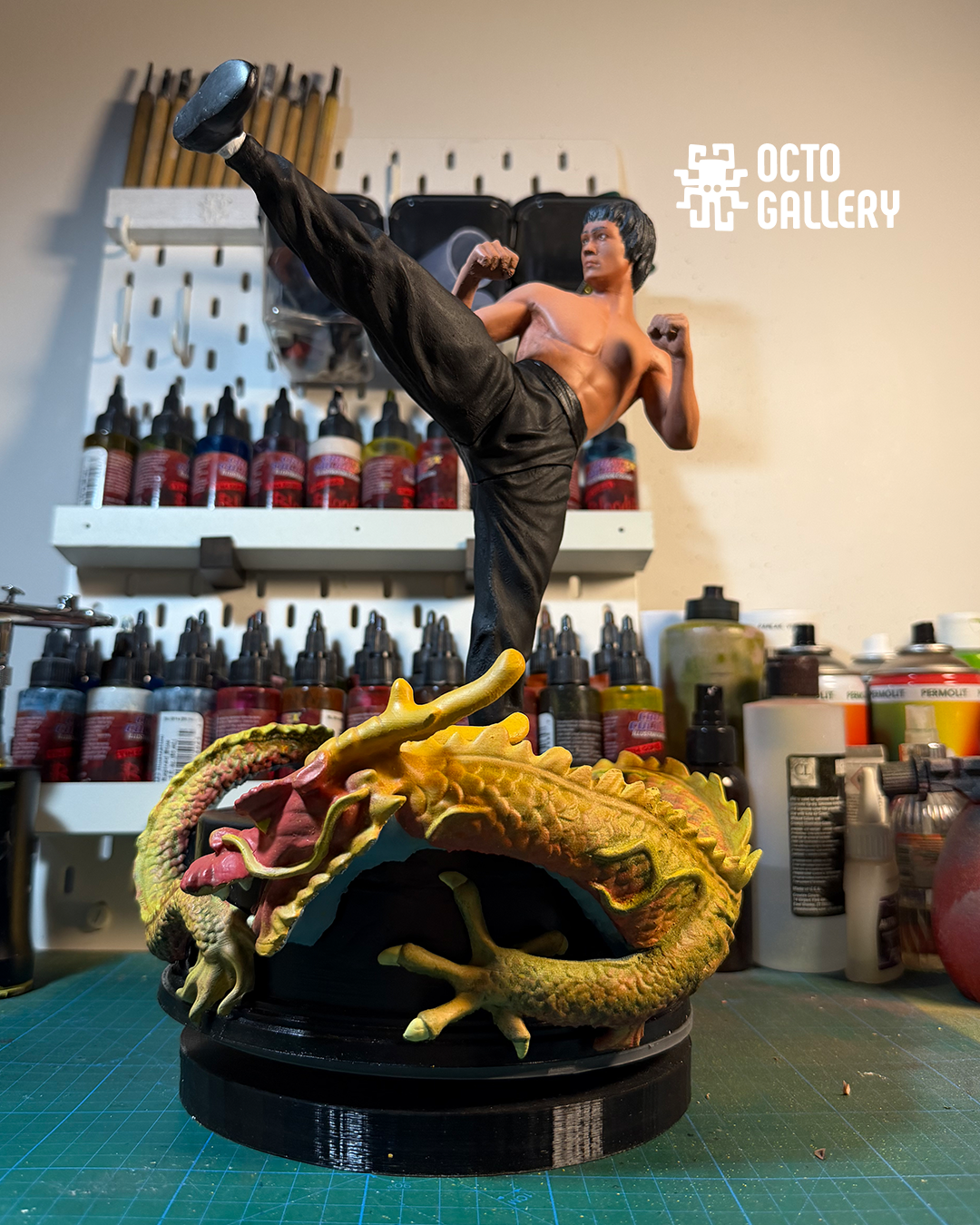 Bruce Lee ve Ejderha Figürü