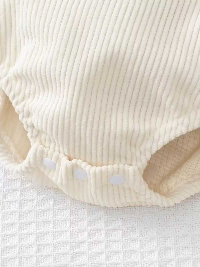 Mono Bubupandy "Princess Rainbow": Volantes Elegantes y Bordado de Arcoíris