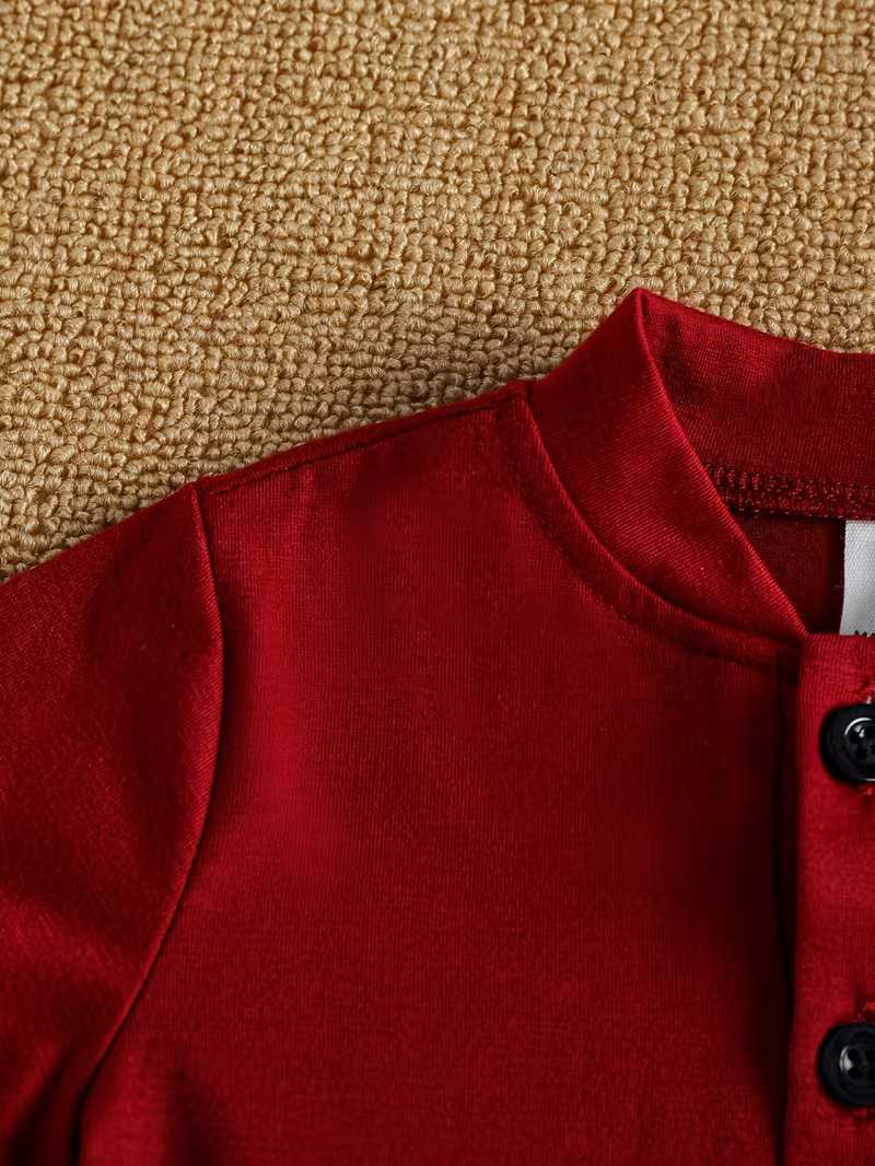 Conjunto Bubupandy "Urban Chic": Camiseta de Cuello Alto + Shorts Efecto Denim