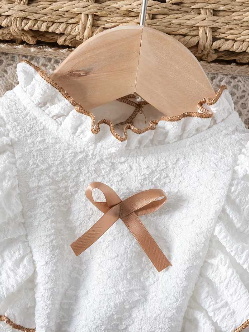 Conjunto Bubupandy "Lace & Style": Top de Encaje Manga Larga + Falda (2 Piezas)