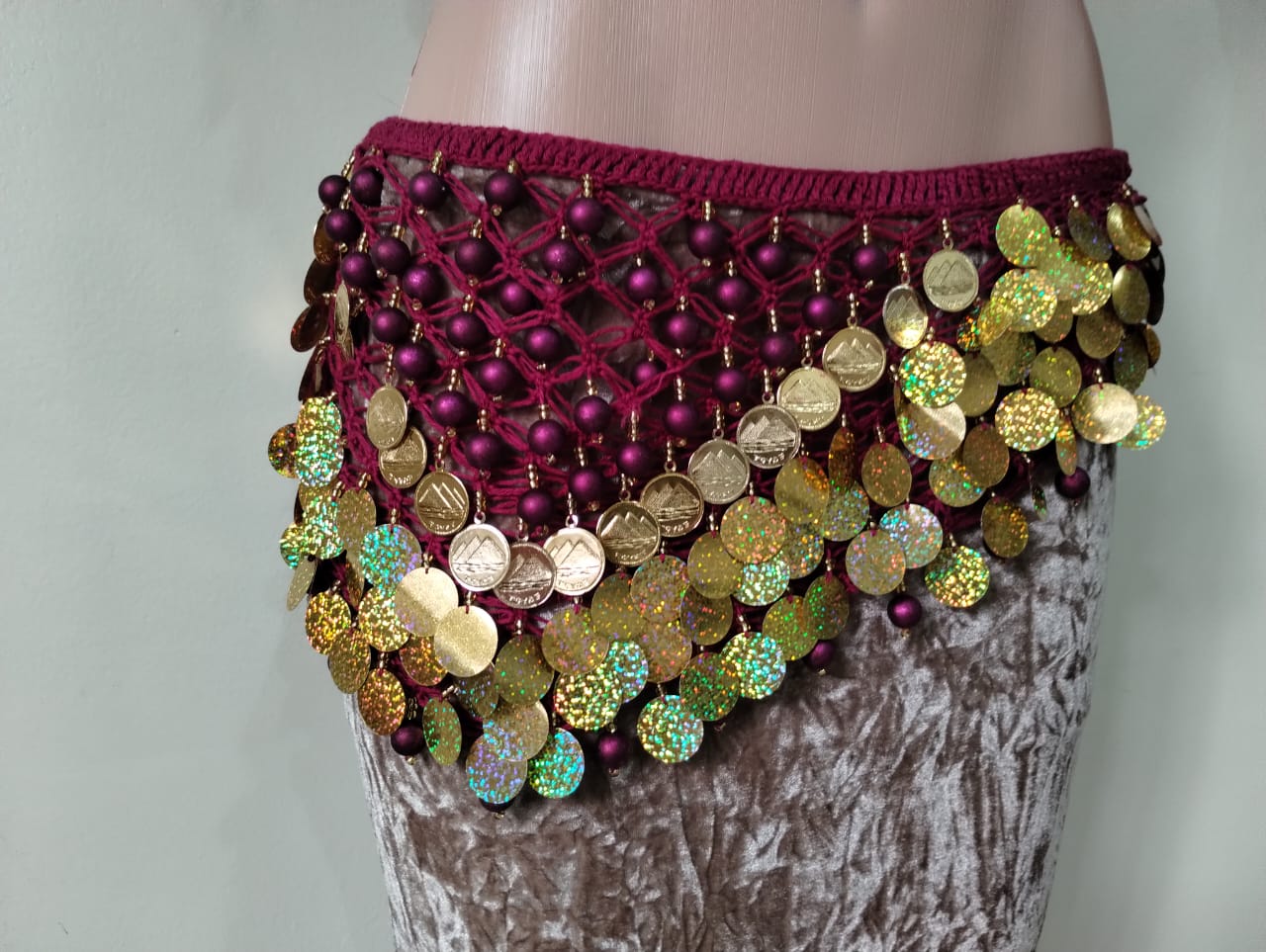 Traje Dança do Ventre em crochê com pastilhas e pedras