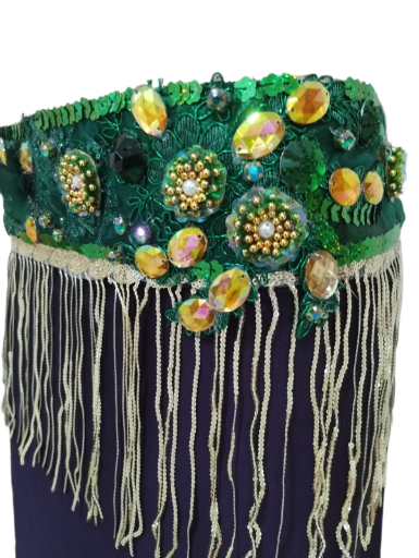 Traje de Dança Oriental Verde bandeira em lamê, renda e pedrarias douradas