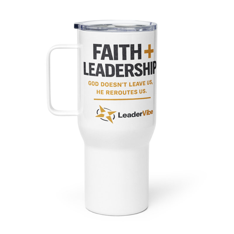 Travel mug with a handle