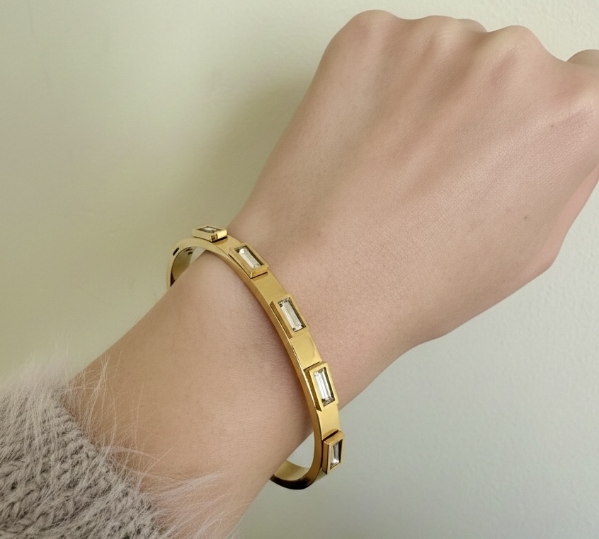 Diana Gold Bangle