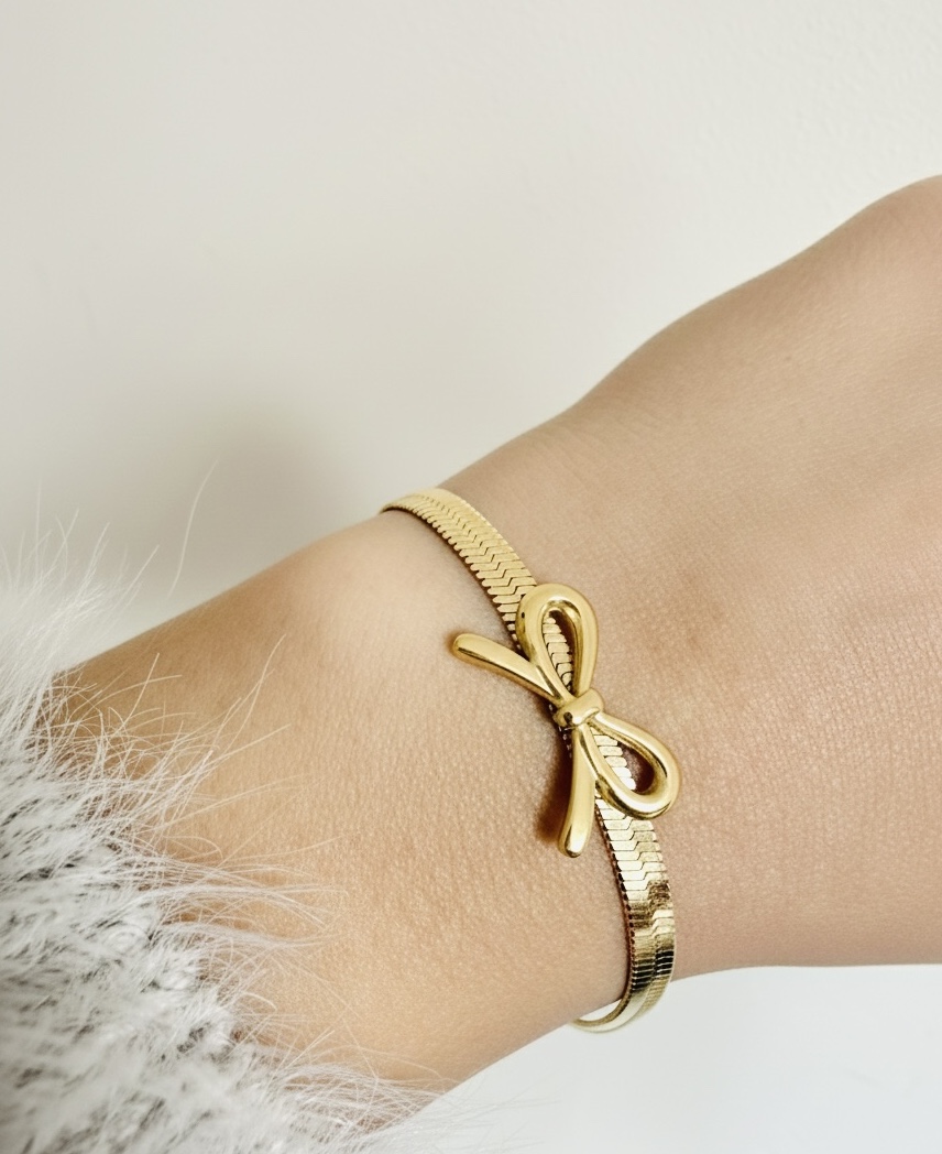 Eva Gold Bow Bracelet