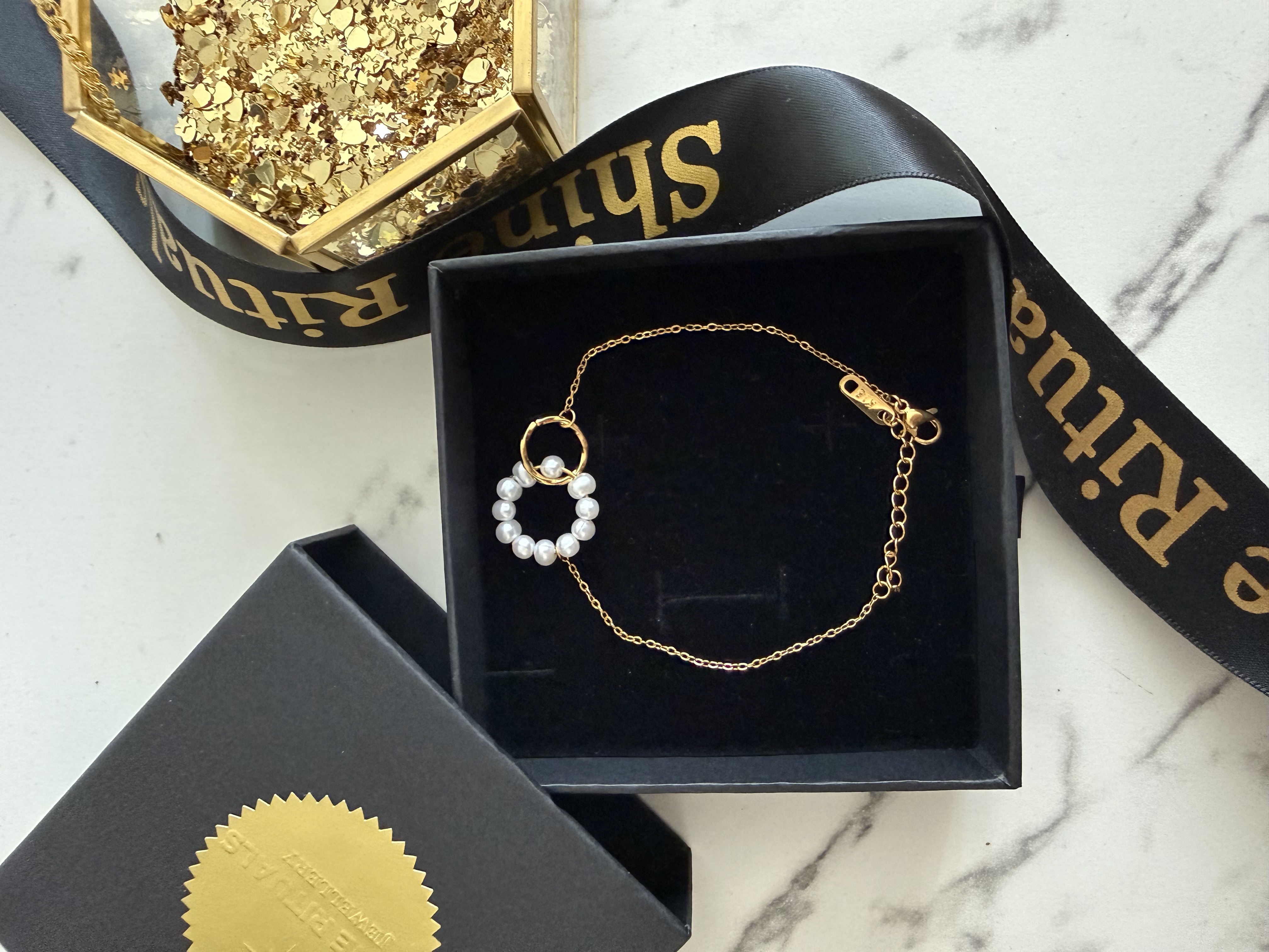 Bella Pearl Bracelet- tarnish free and waterproof