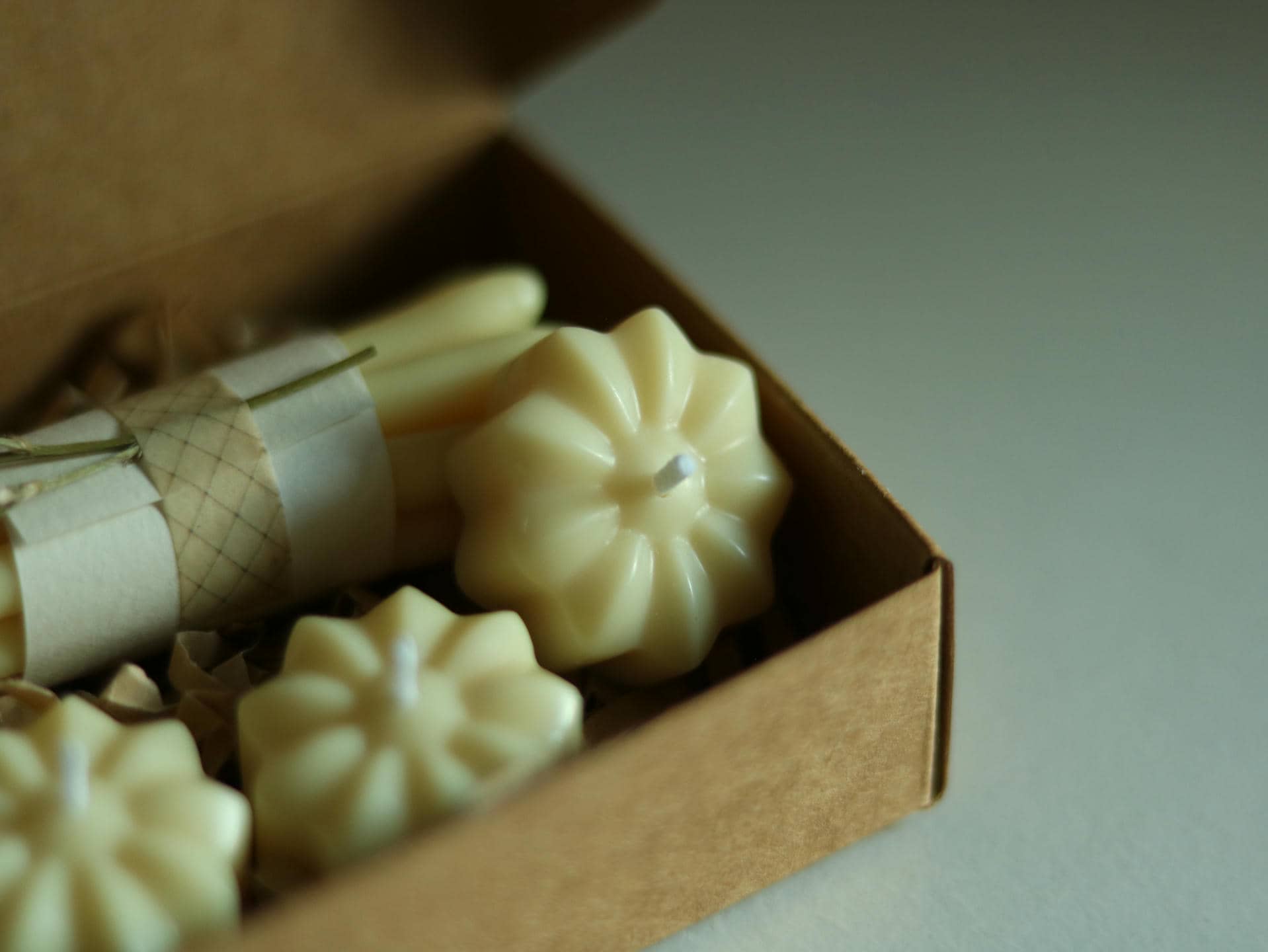 Velas de cumpleaños Flores Beige