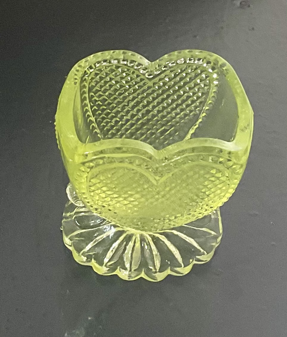 Degenhart Heart Shaped Toothpick Holder