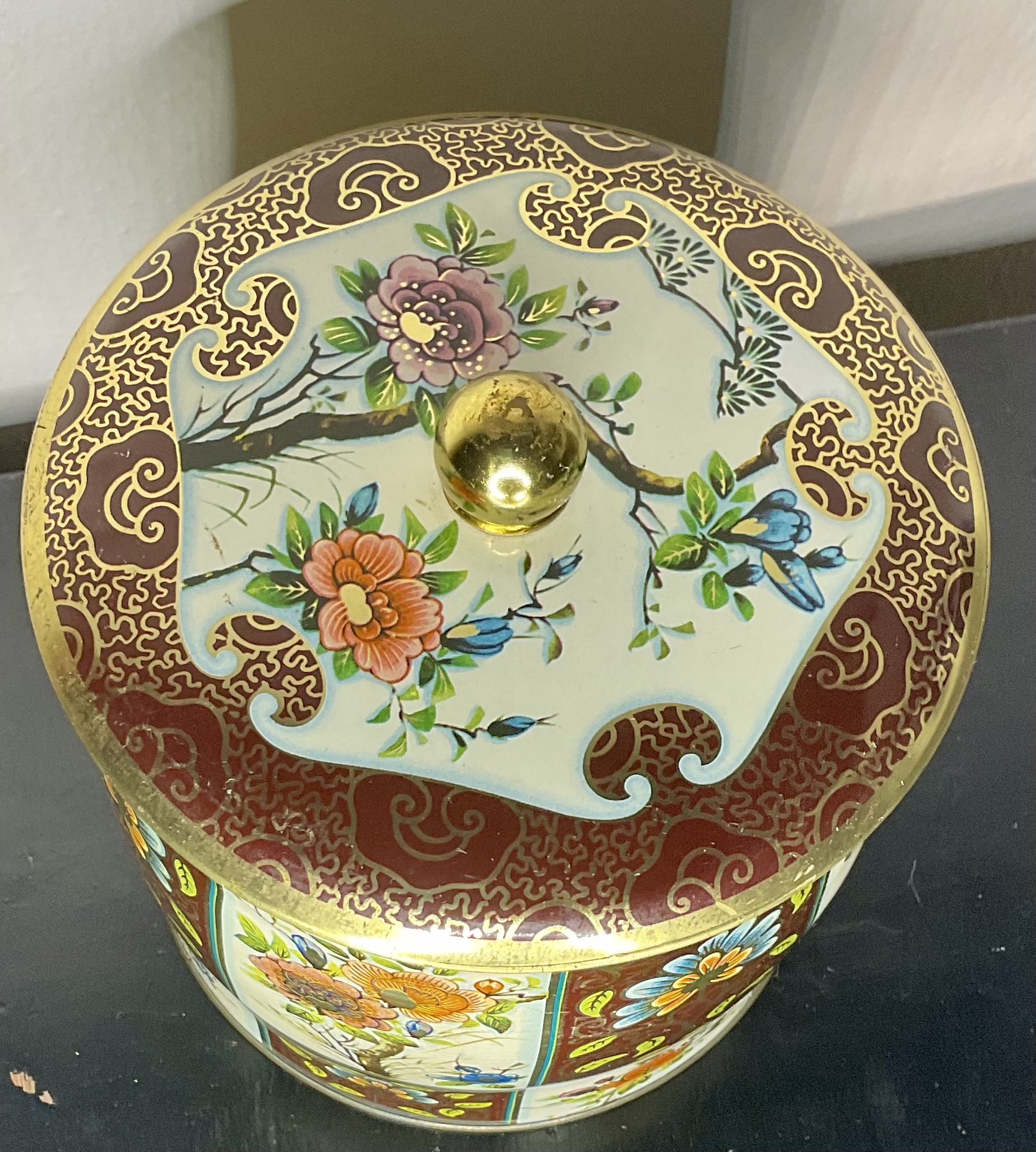 Dahar Floral Metal Tin