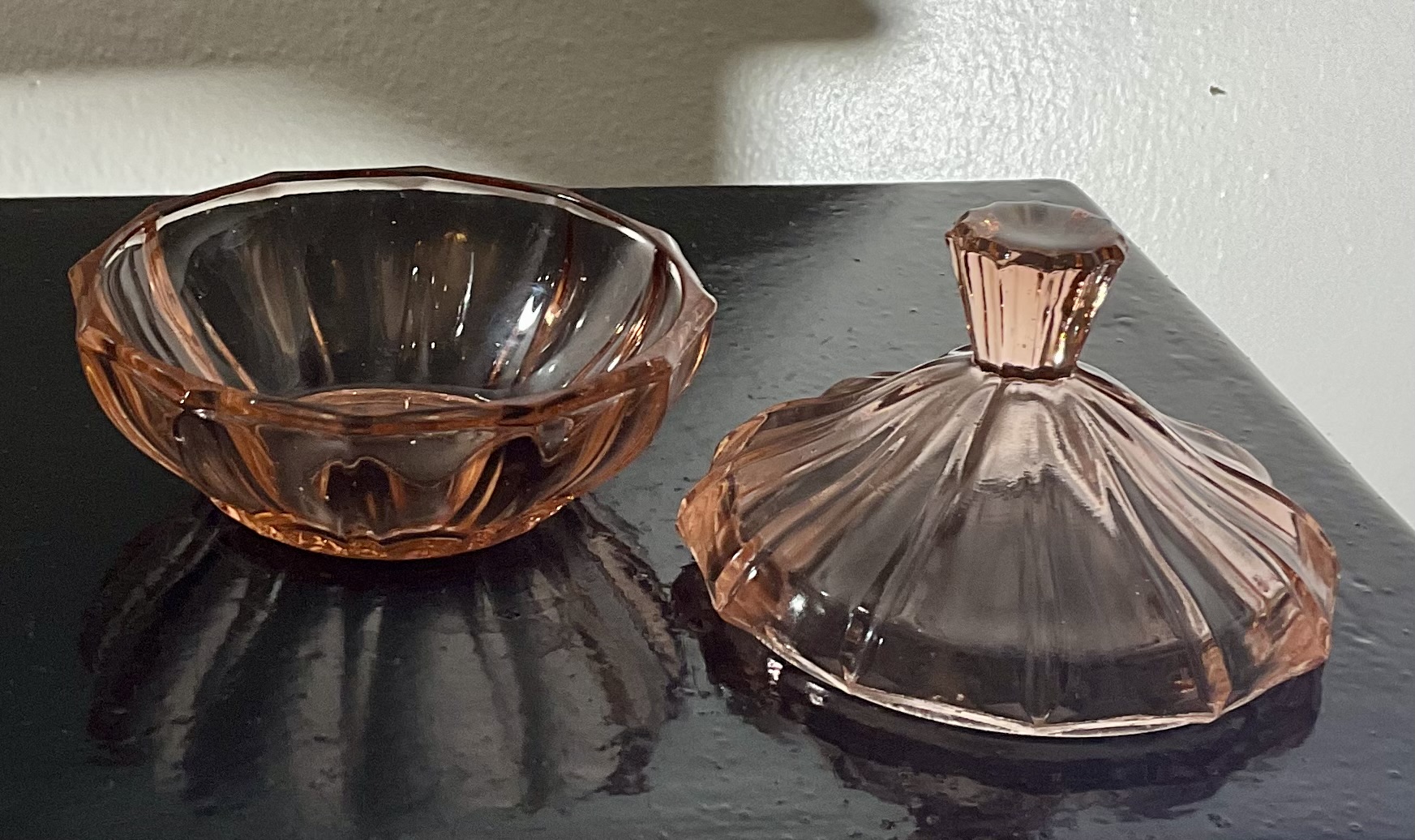 1930s Art Deco Pink Depression Lidded Trinket Box