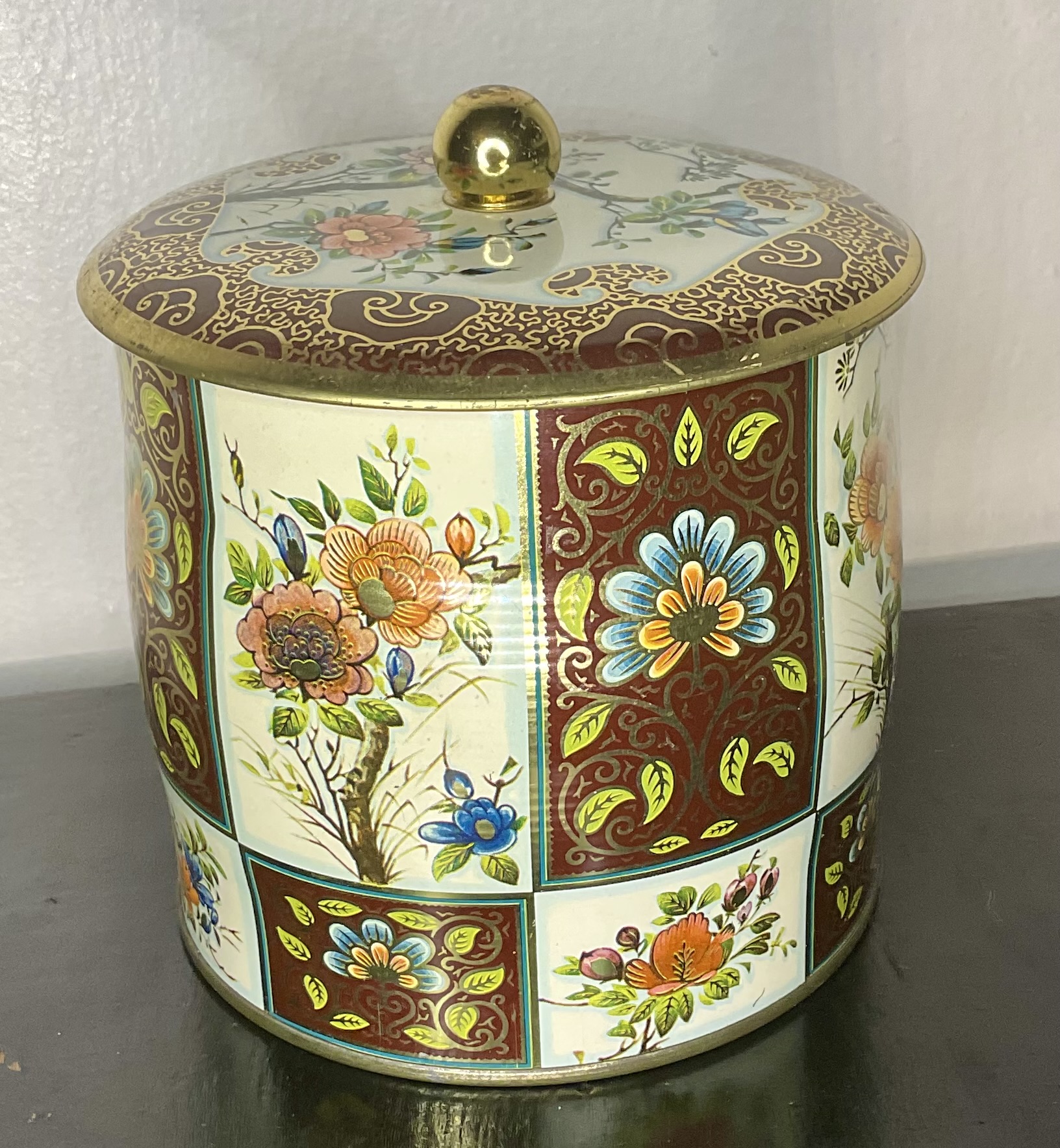 Dahar Floral Metal Tin