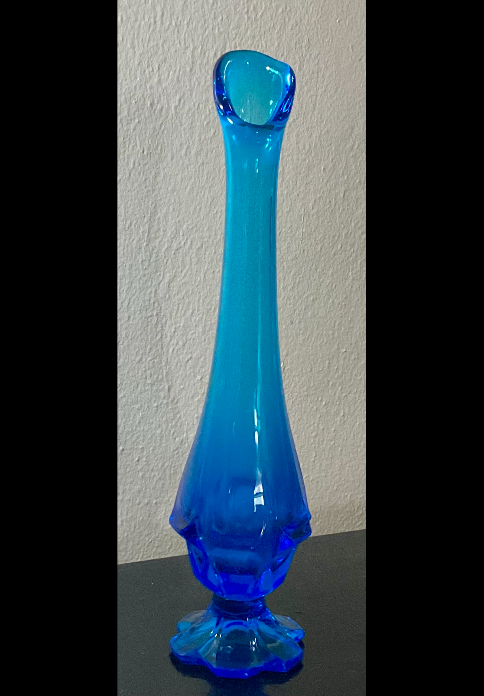 Fenton Valencia 6 Petal Swung vase