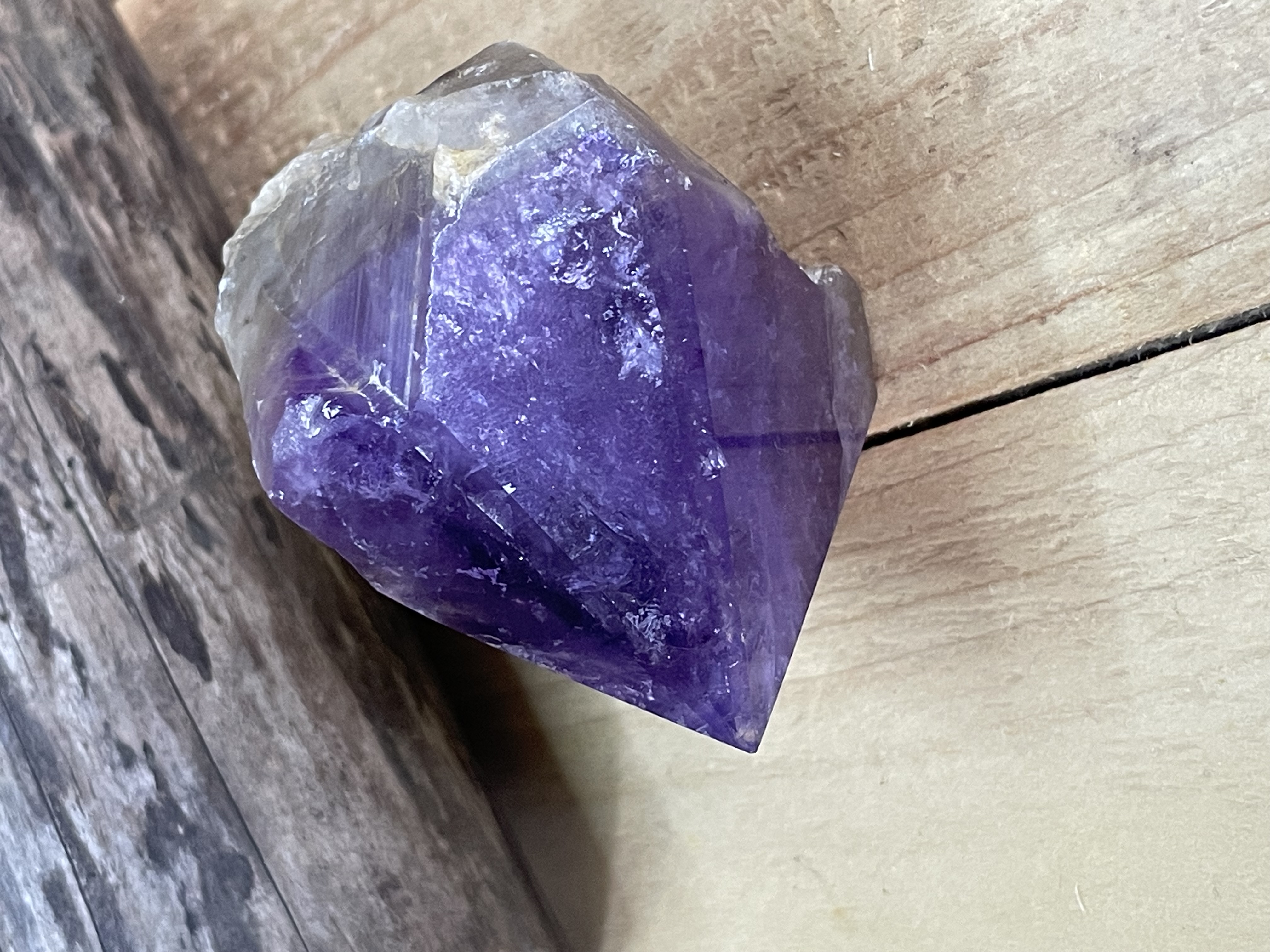 pointe brute d'améthyste