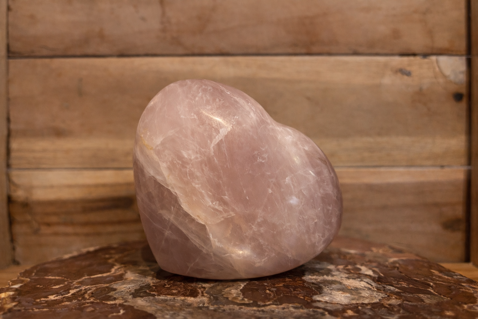 Quartz rose en forme de cœur
