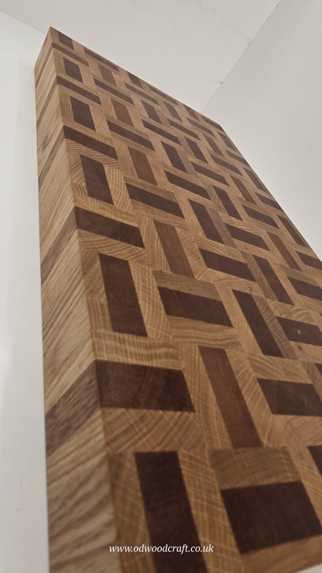 Large End Grain Cutting Board – Meranti & Oak Basket Design 