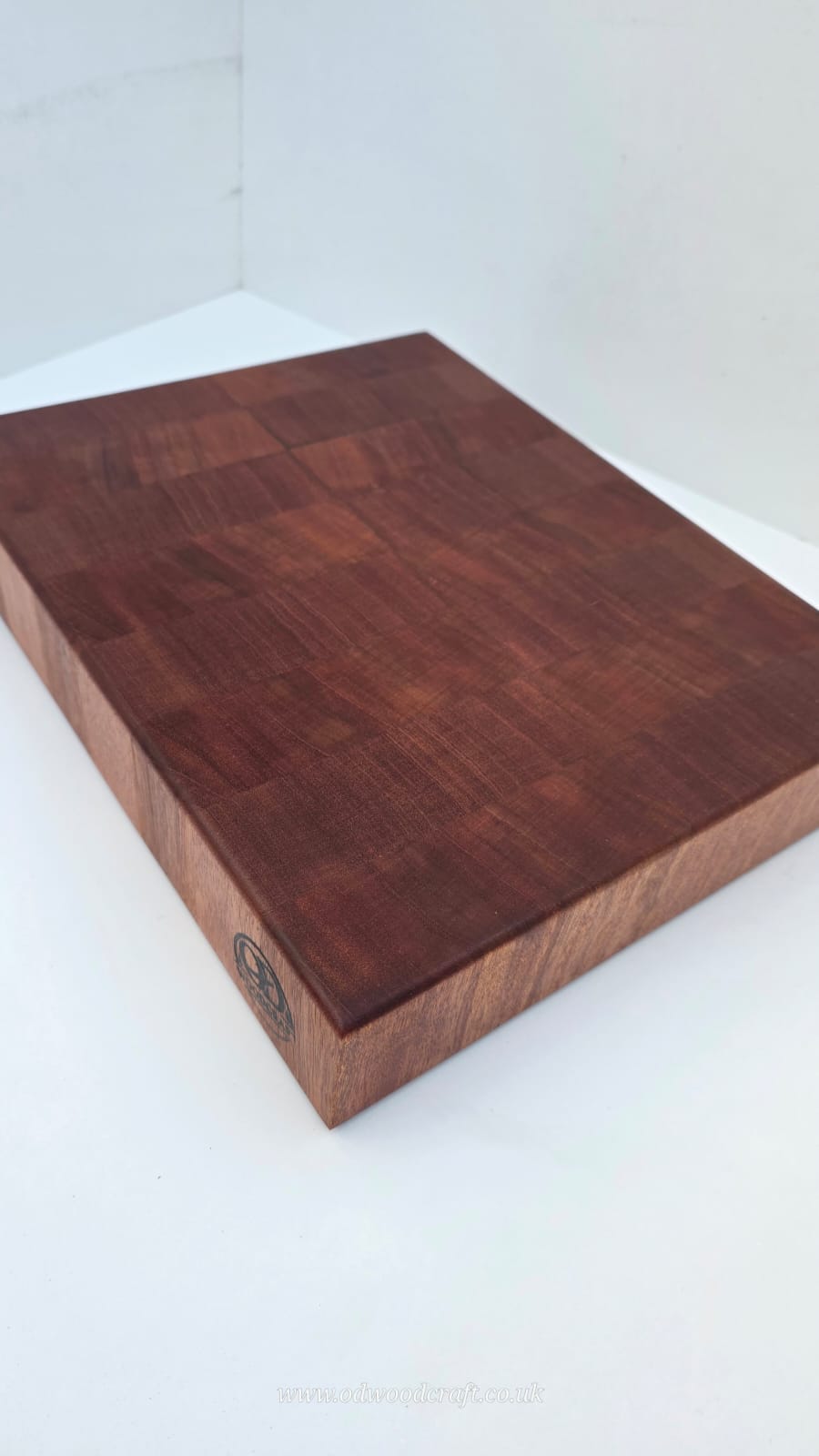 Mixed Hardwood End Grain Chopping Board (Meranti & Sapele Mix) – 35 x 28.8 x 6.5 cm – Extra Thick Butcher Block – Optional Finger Grooves