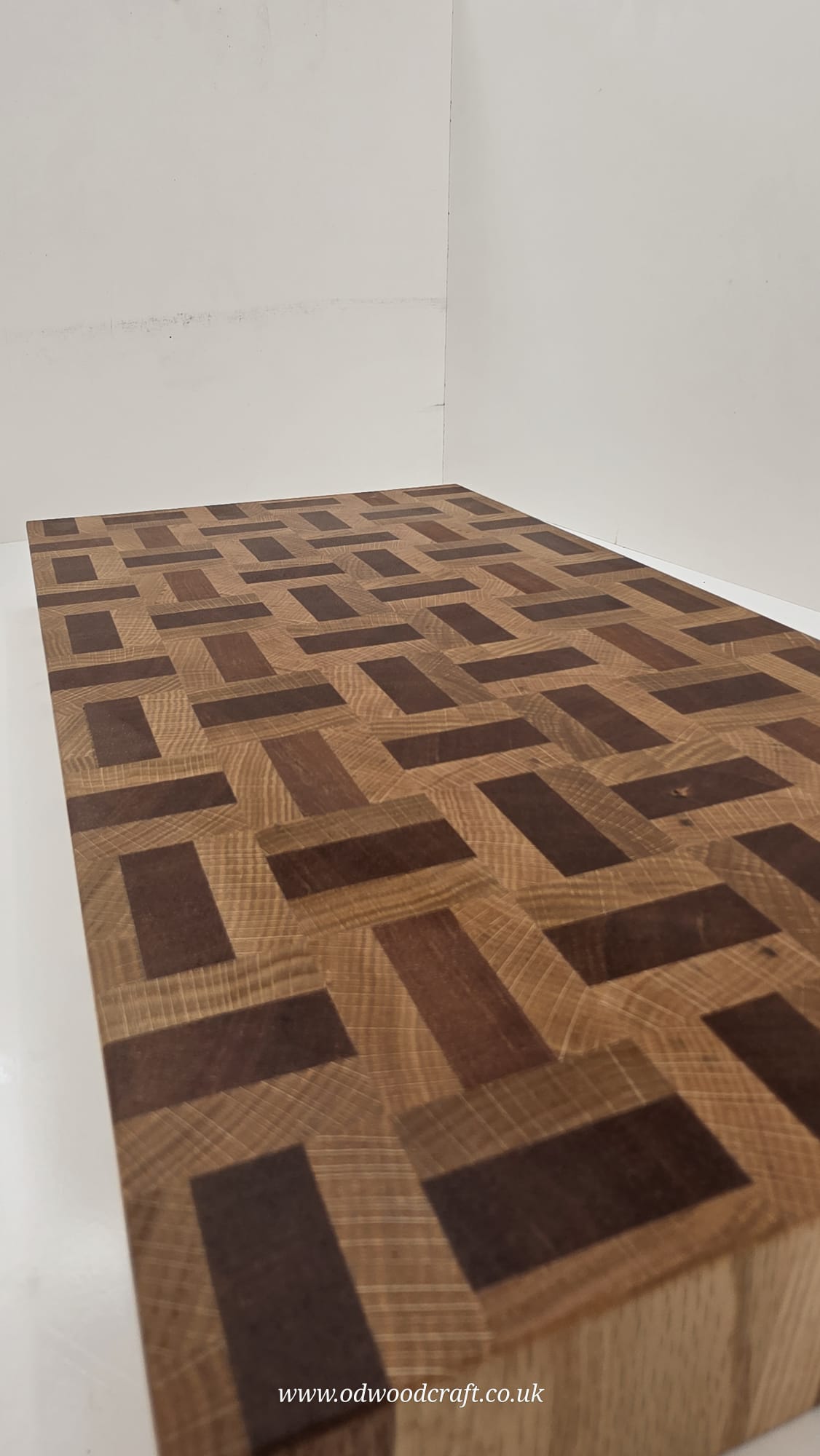 Large End Grain Cutting Board – Meranti & Oak Basket Design 