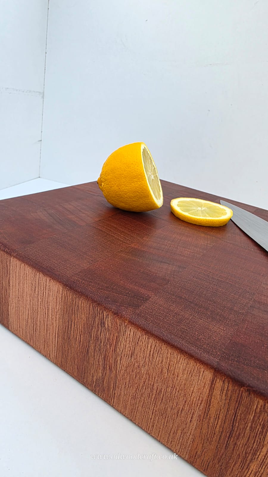 Mixed Hardwood End Grain Chopping Board (Meranti & Sapele Mix) – 35 x 28.8 x 6.5 cm – Extra Thick Butcher Block – Optional Finger Grooves