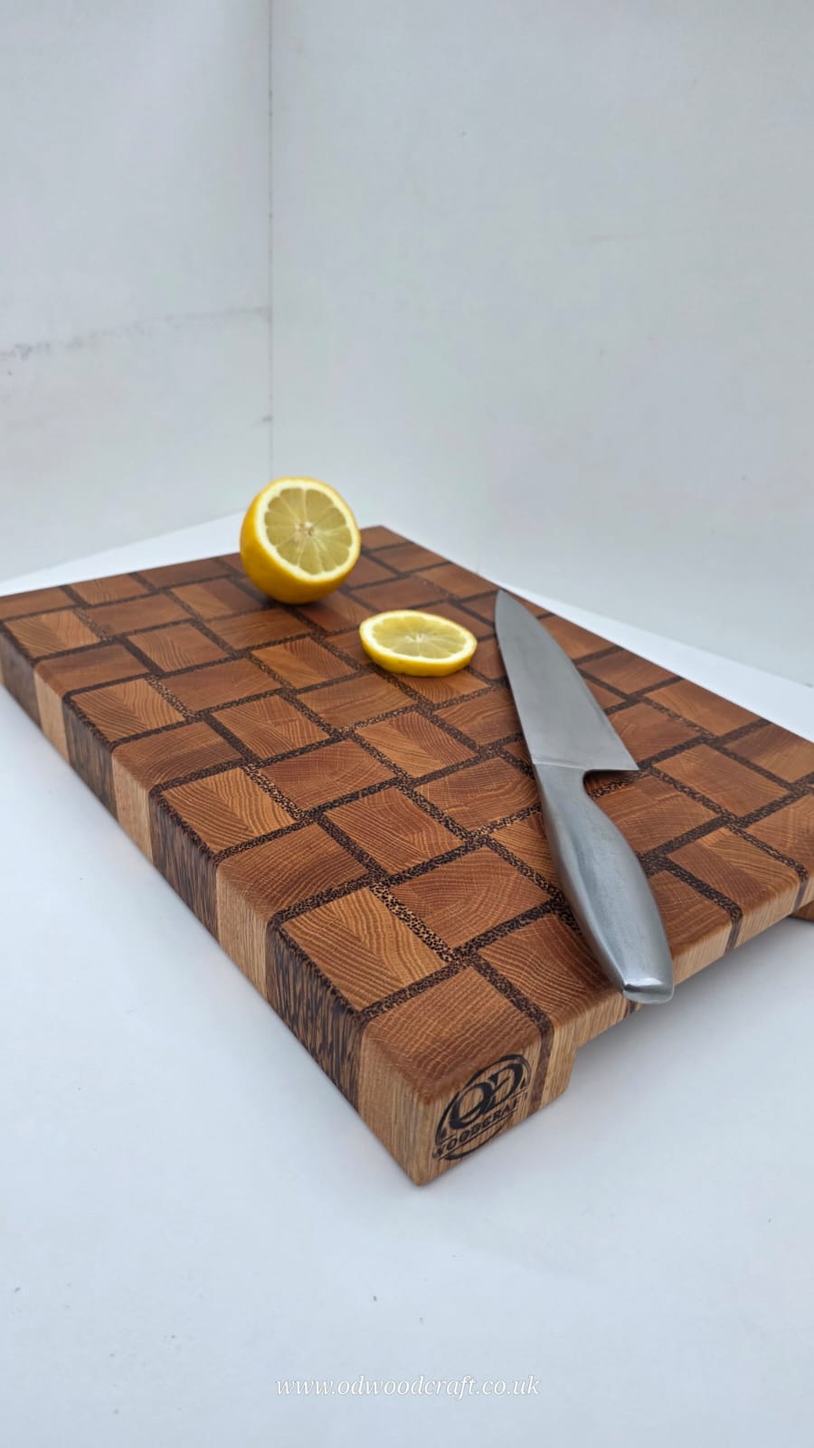Oak & Black Palm Basket Weave End Grain Cutting Board – Butcher Block with Finger Grips