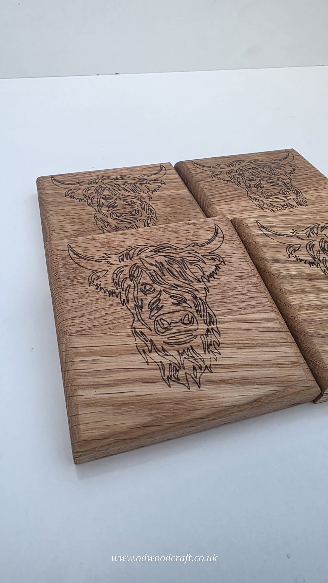 Set of 4 Engraved Oak Coasters – Highland Cow Design – Solid Wood Drinks Coasters – Handmade – 10x10cm