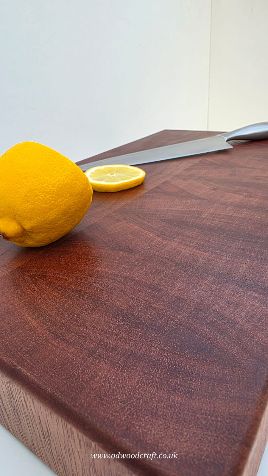 Mixed Hardwood End Grain Chopping Board (Meranti & Sapele Mix) – 46.5 x 28 x 5.3 cm – Extra Thick Butcher Block – Optional Finger Grooves