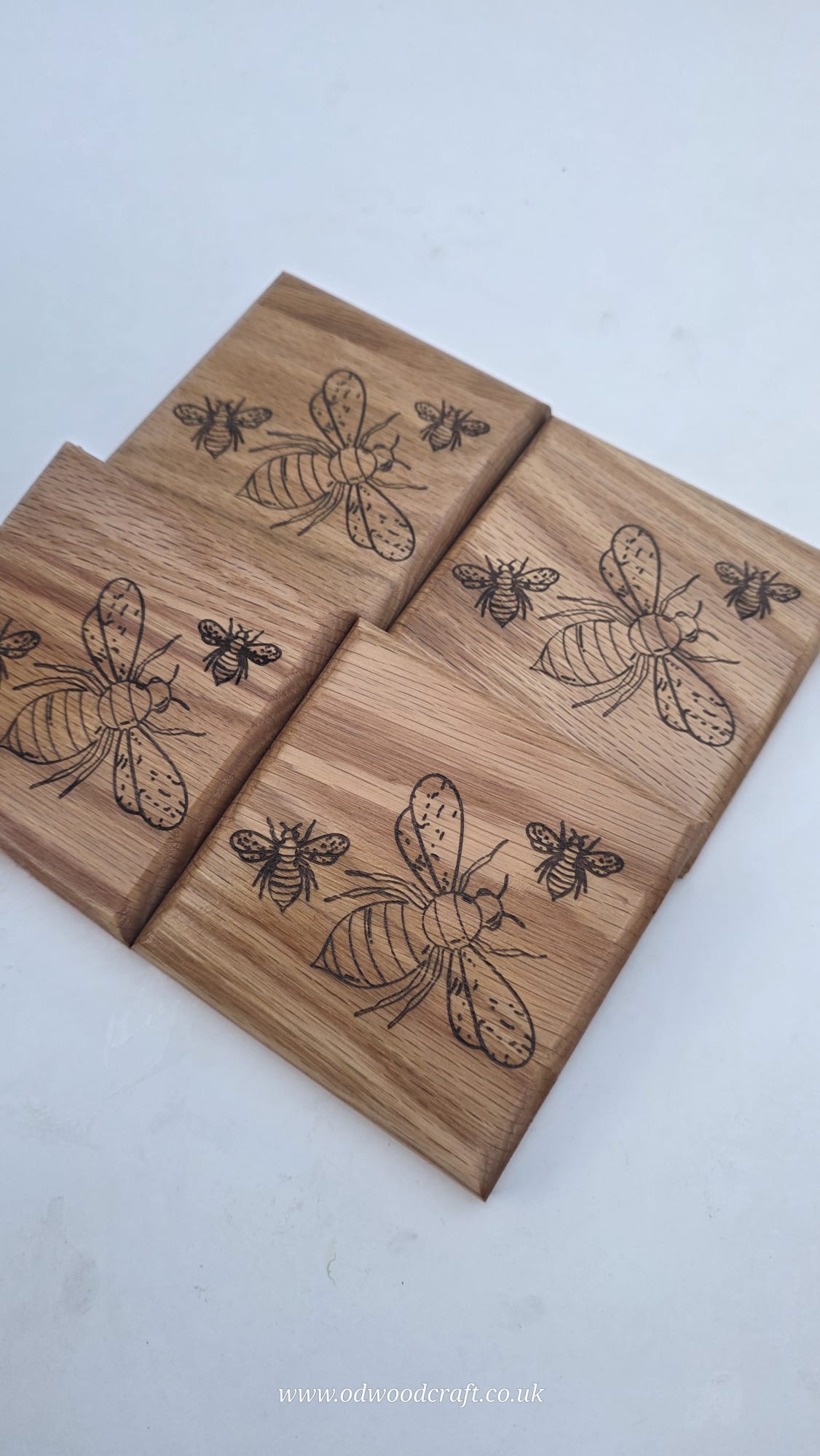 Set of 4 Engraved Oak Coasters – Bee Design (Detailed) – Solid Wood Drinks Coasters – Handmade – 10x10cm