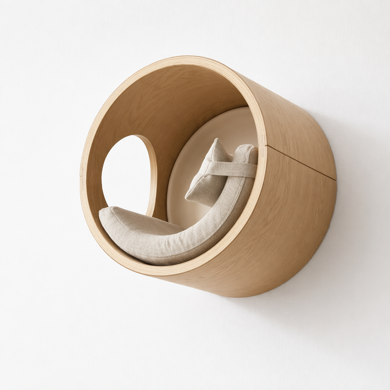 The Flowing Nest with Cushion