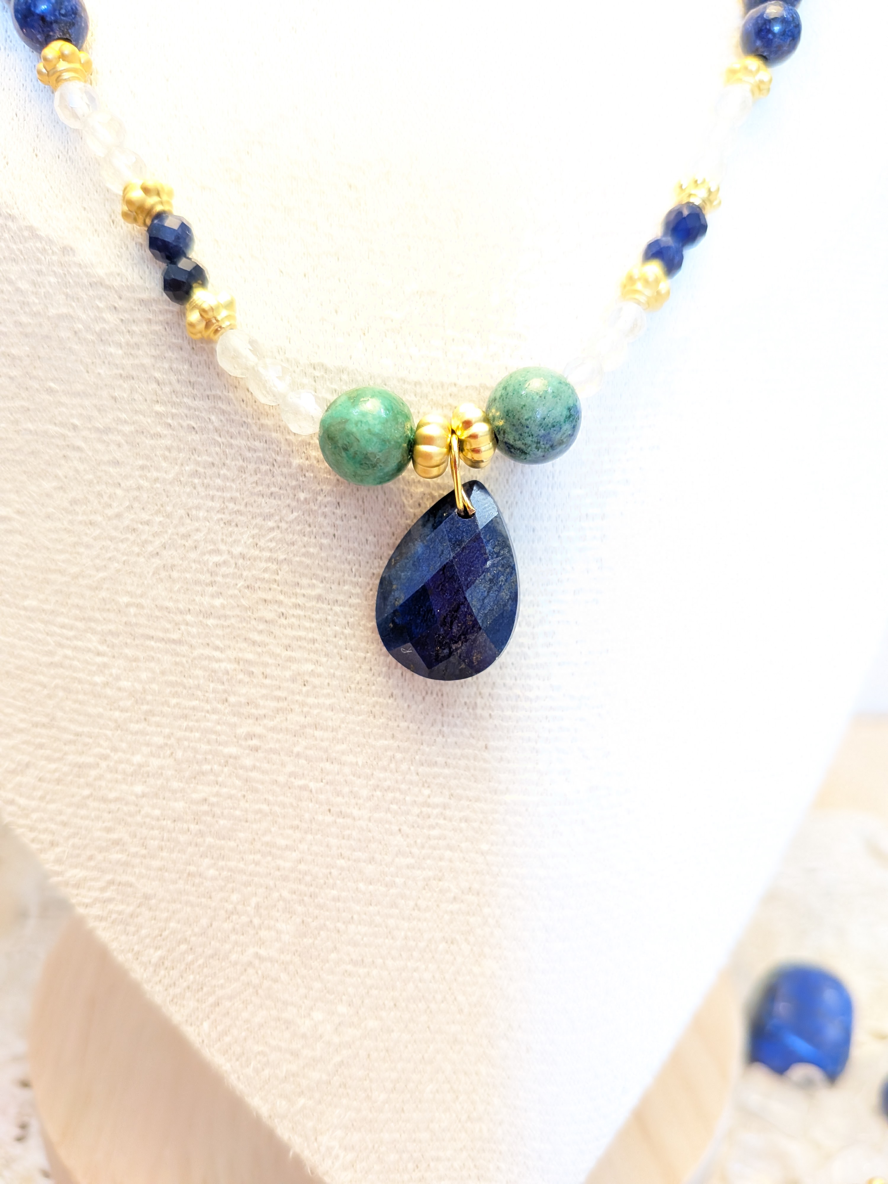  Expression de soi- Collier pierre naturelle