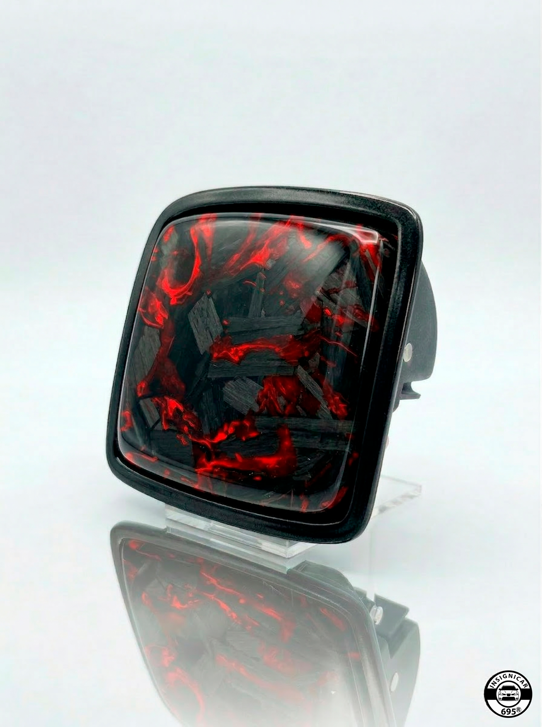 INSIGNIA TRASERA "LAVA CARBON" (Compatible con SEAT)