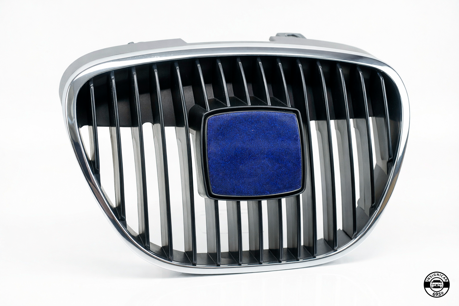 INSIGNIA DELANTERA "DEEP OCEAN" (Compatible con SEAT)