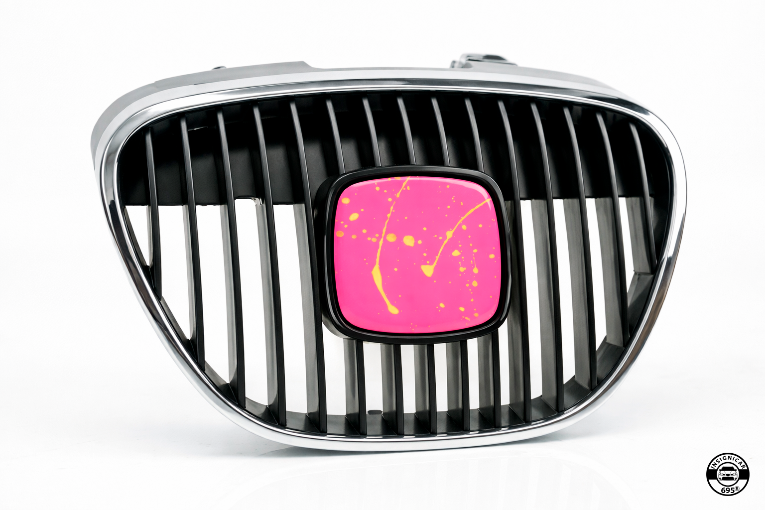 INSIGNIA DELANTERA "NEON SPLASH" (Compatible con SEAT)