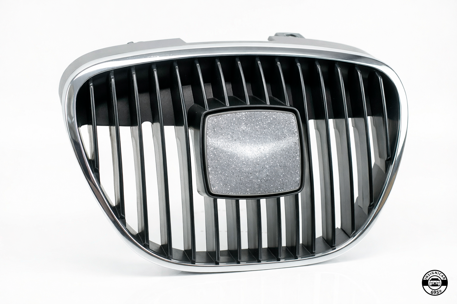 INSIGNIA DELANTERA "ICE GLASS" (Compatible con SEAT)