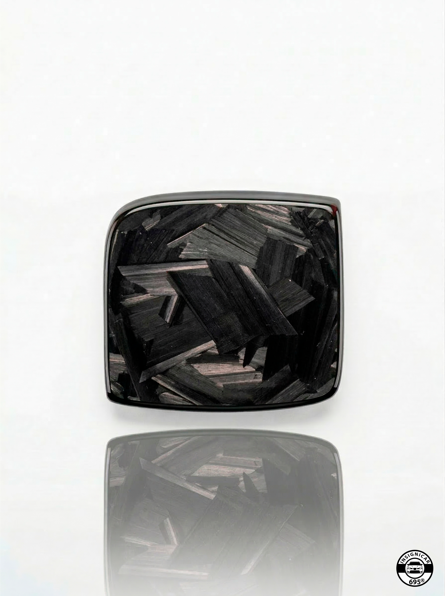 INSIGNIA DELANTERA "CARBON FIBER" (Compatible con SEAT)