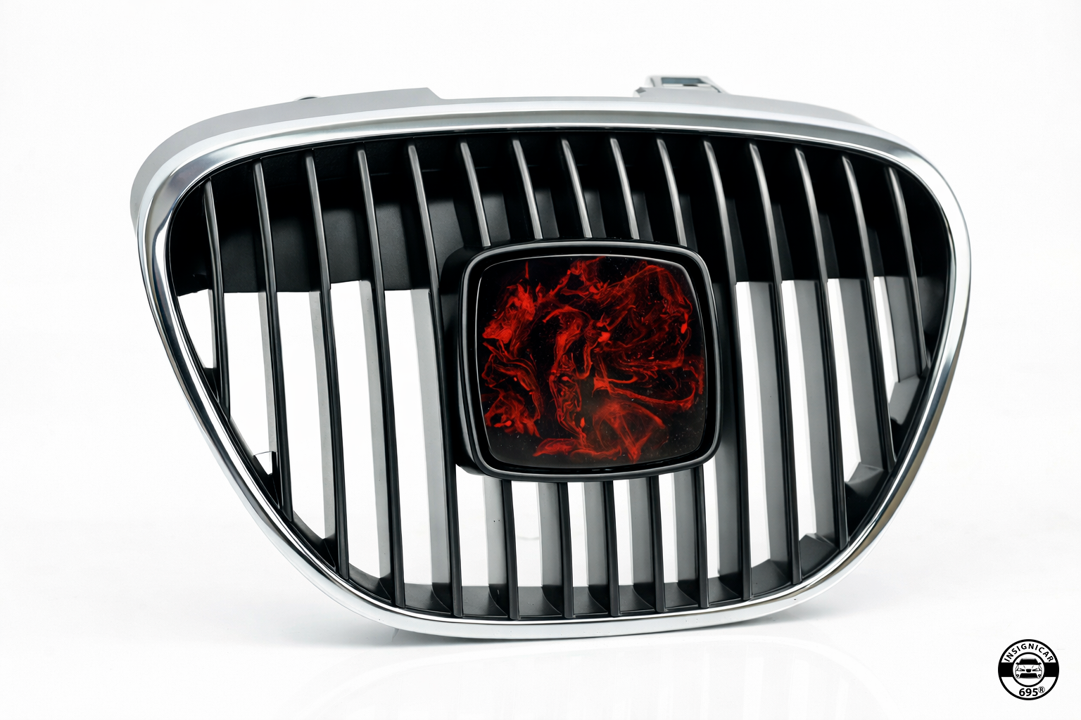 INSIGNIA DELANTERA "RED PHANTOM" (Compatible con SEAT)