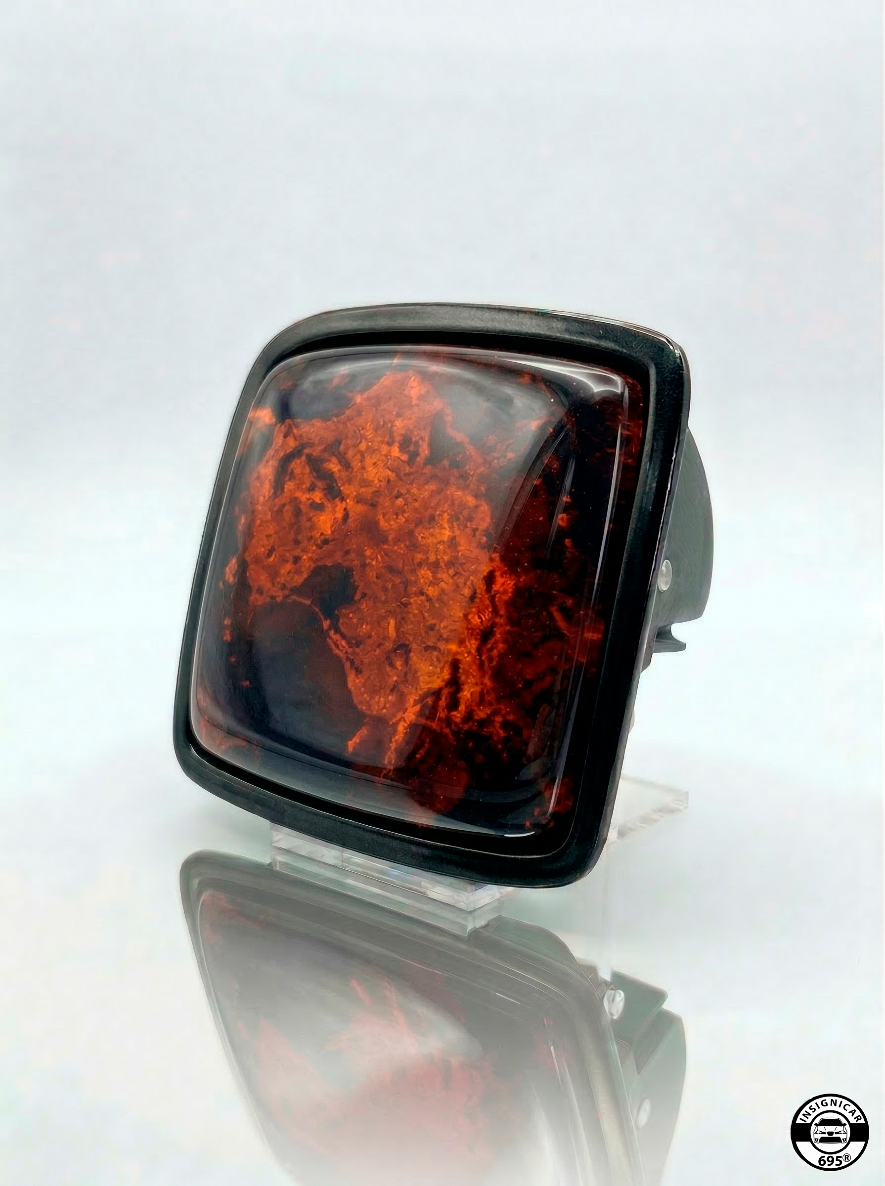 INSIGNIA TRASERA "CRIMSON IMPACT" (Compatible con SEAT)