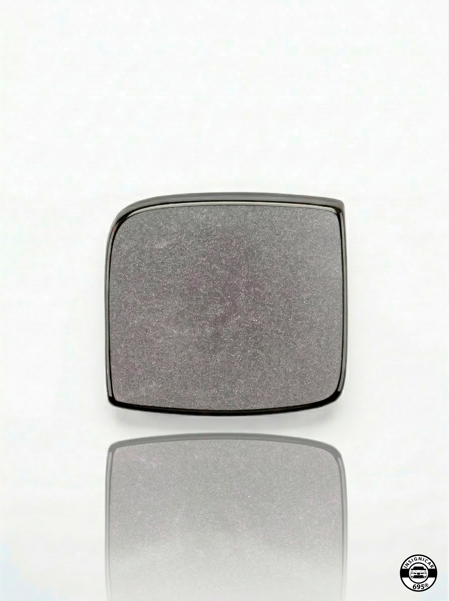 INSIGNIA DELANTERA "TITANIUM GREY" (Compatible con SEAT)