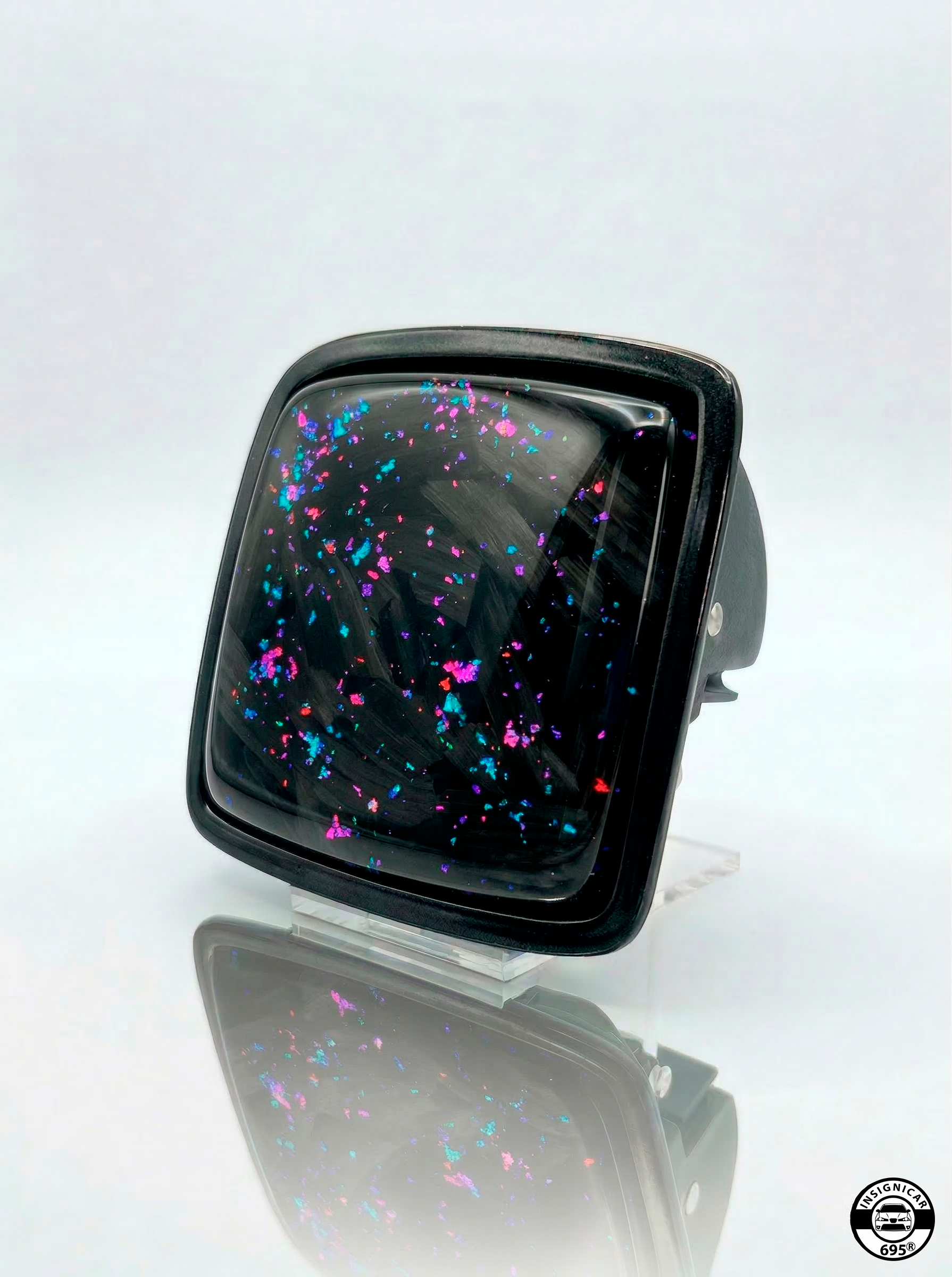 INSIGNIA TRASERA "AURORA CARBON" (Compatible con SEAT)