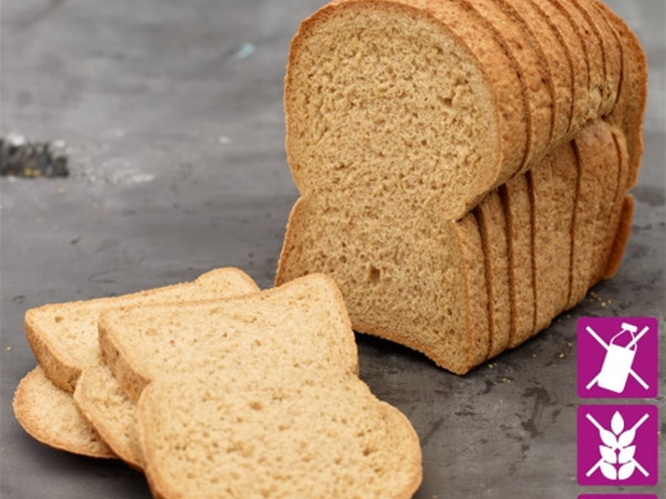 Bruin broodje dat vers diepgevroren is, speciaal voor klanten die geen gluten mogen eten.