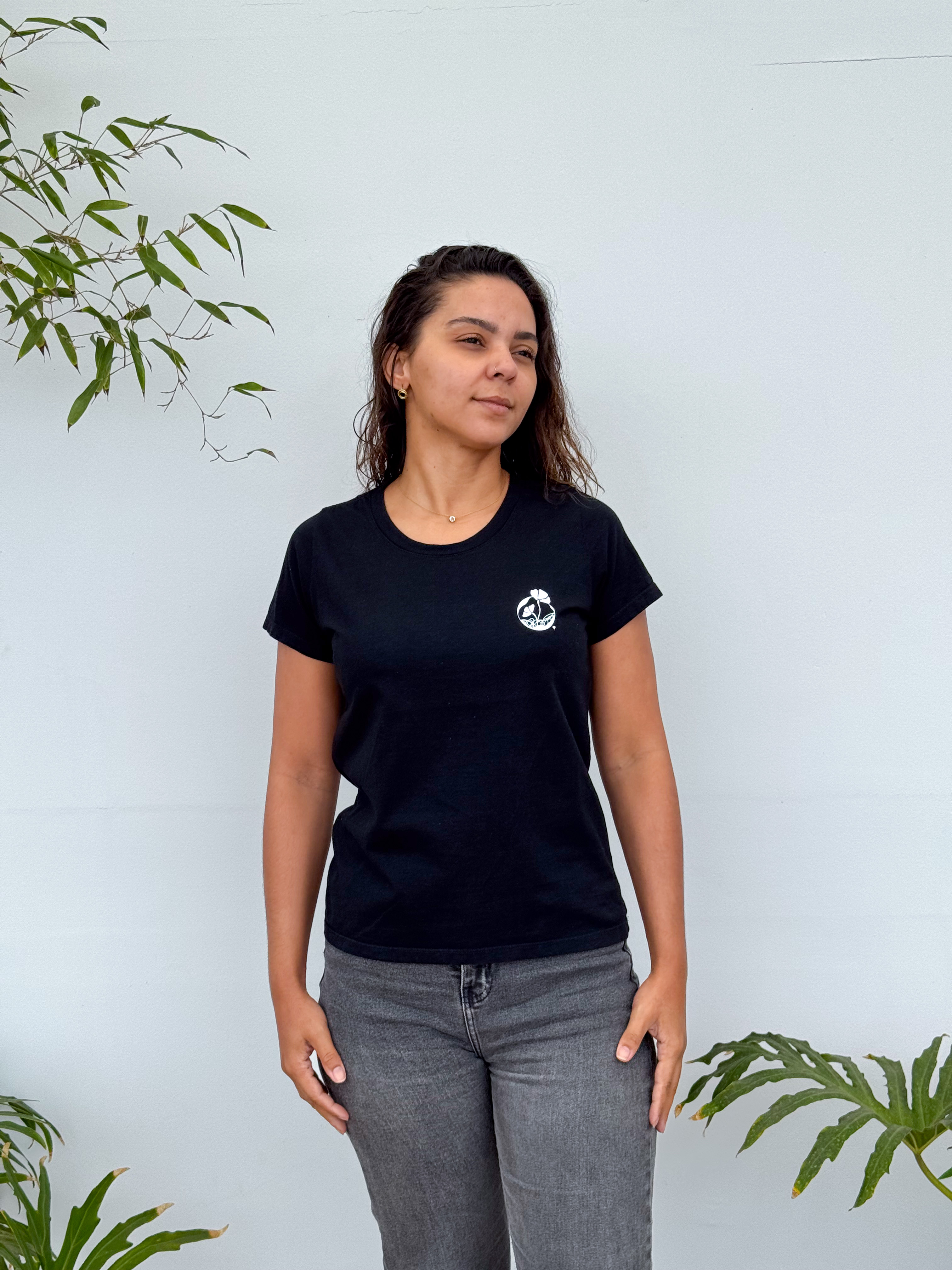 Camiseta Relicários Preta