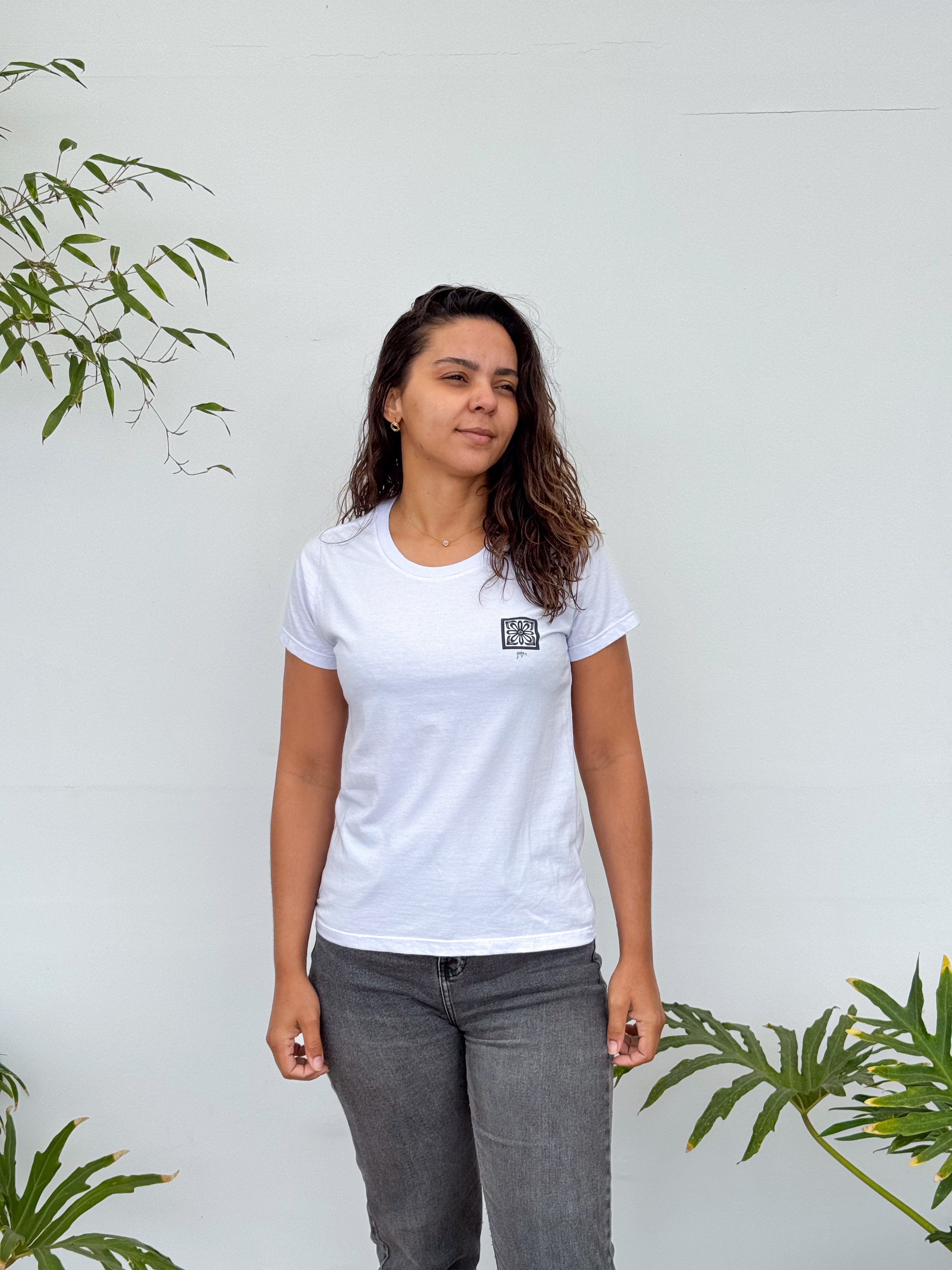 Camiseta Relicários Branca