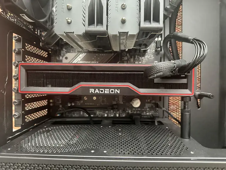 Gaming PC – Ryzen 7 7800X3D / RX 6800 XT / 32GB / 1TB