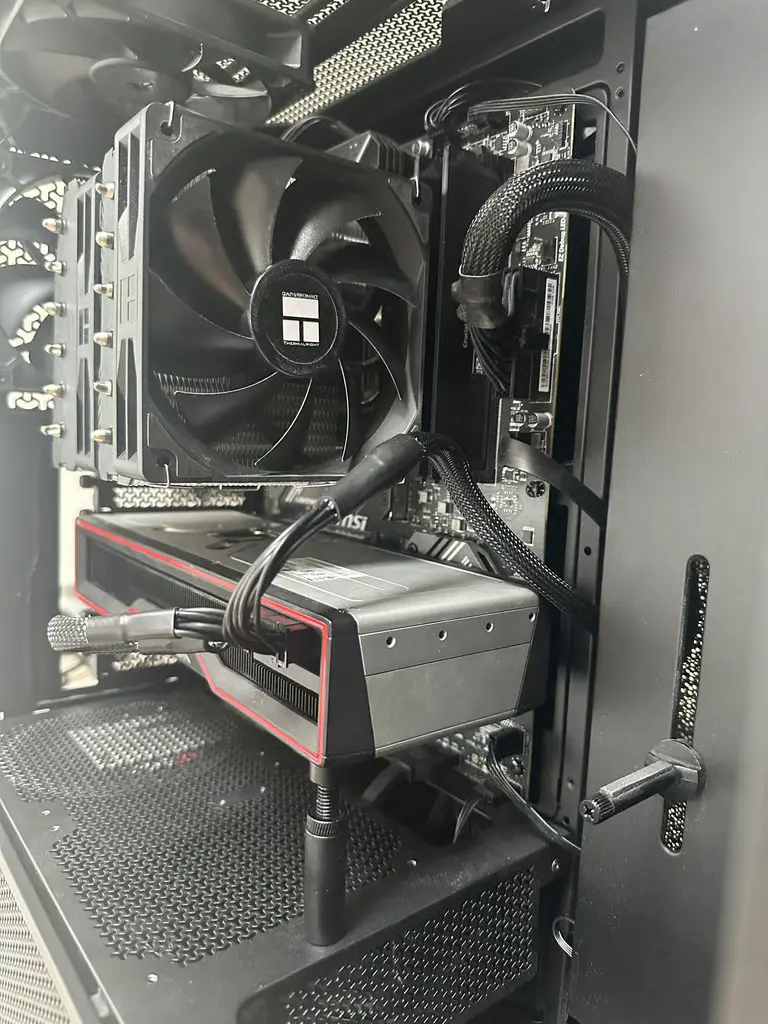 Gaming PC – Ryzen 7 7800X3D / RX 6800 XT / 32GB / 1TB