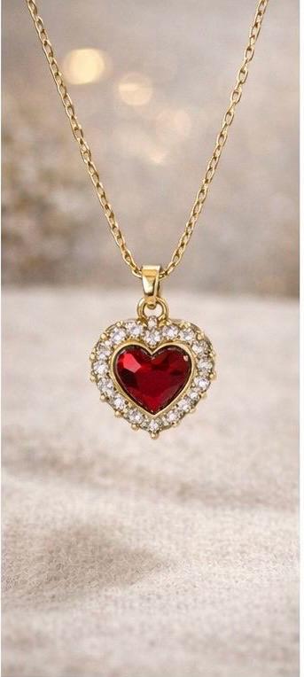 Collar de corazón rojo
