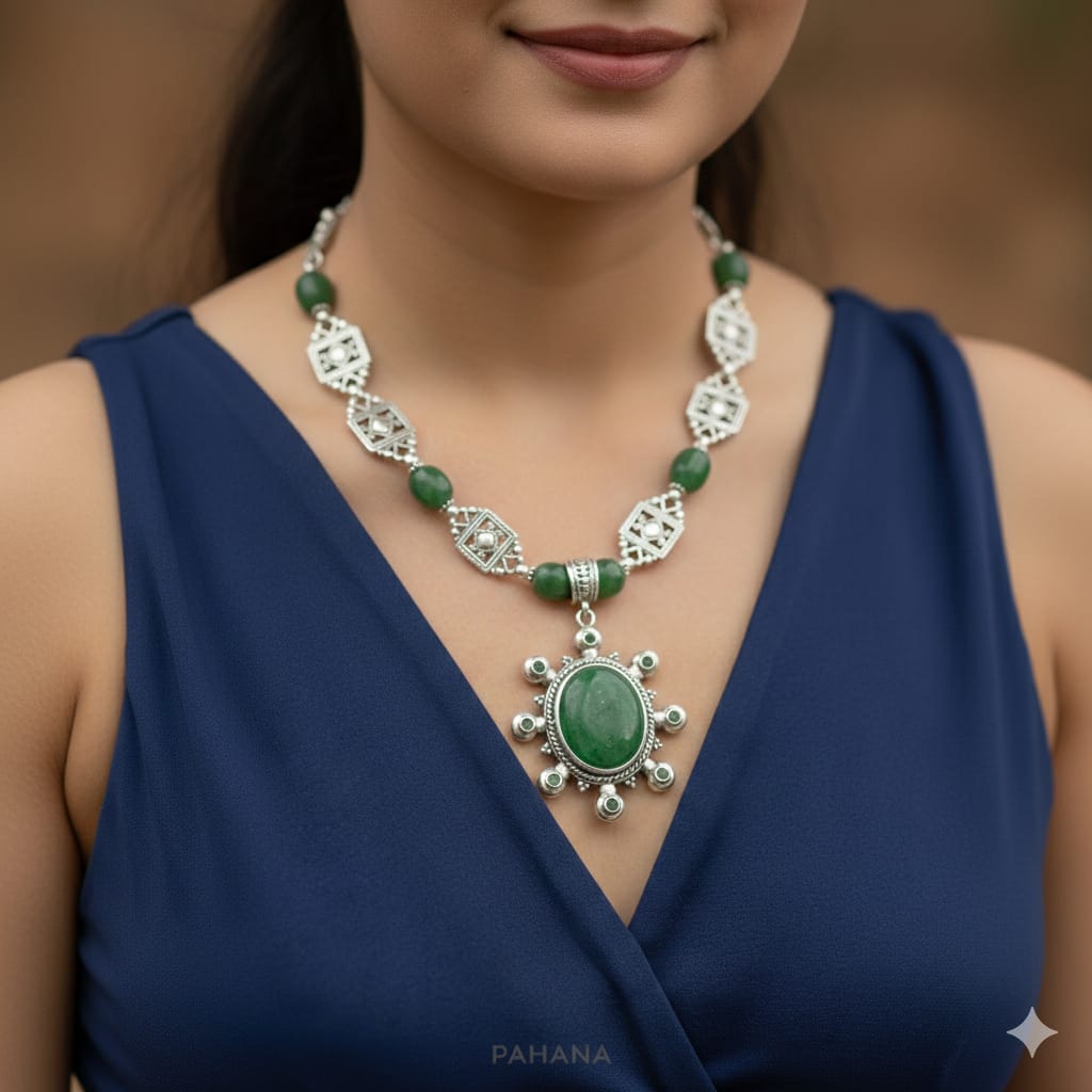 Collar de plata con Jade verde