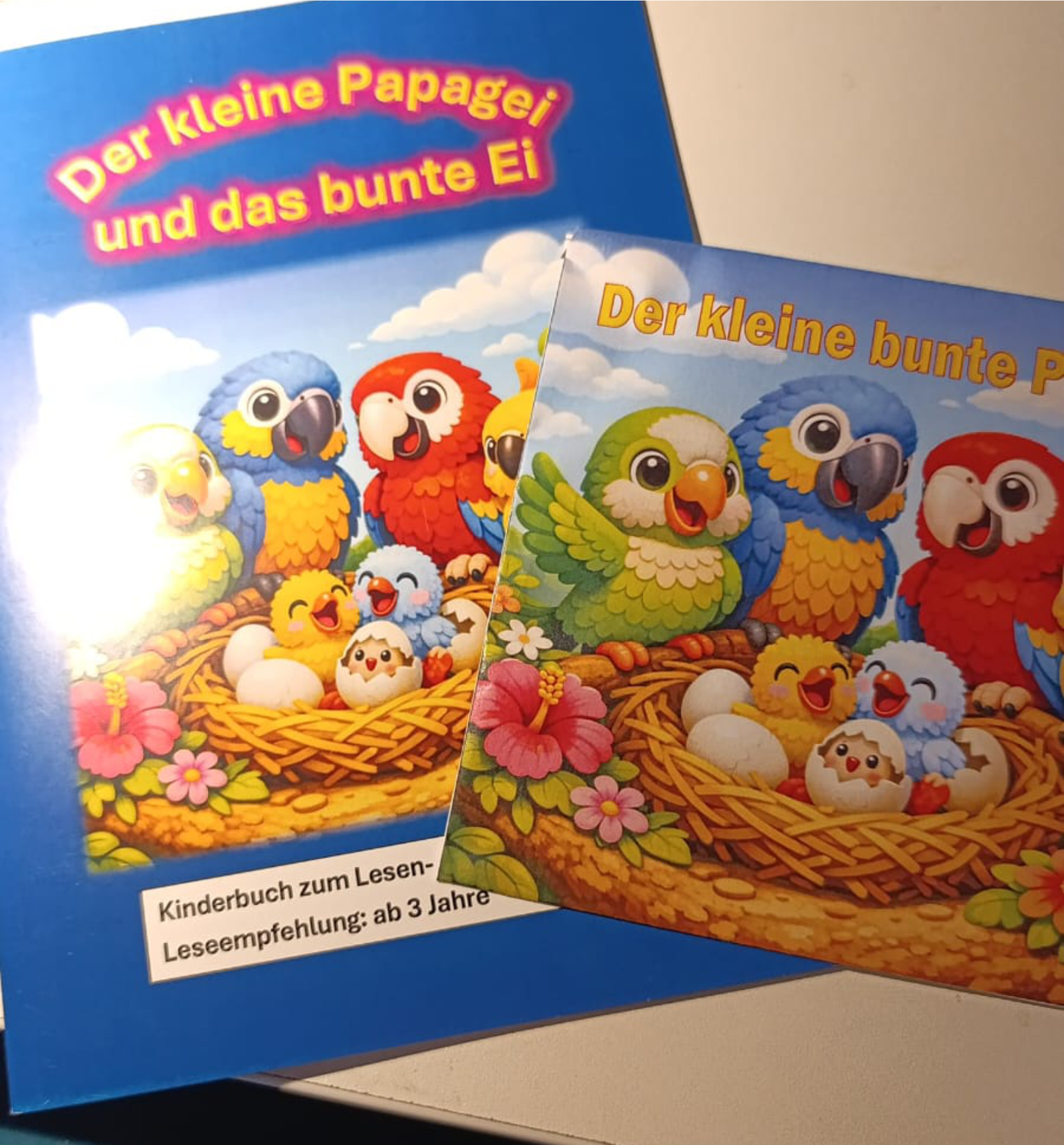 Der kleine Papagei und das bunte Ei