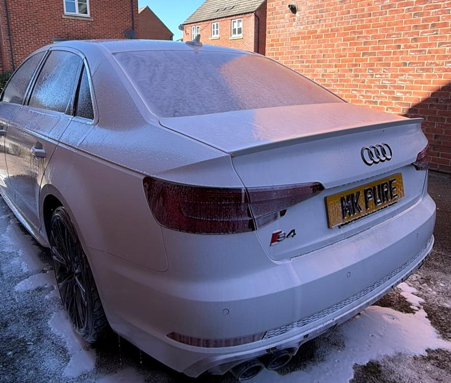 Full Valet - Saloon