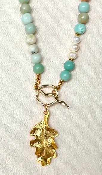 Gold Leaf Pendant Necklace